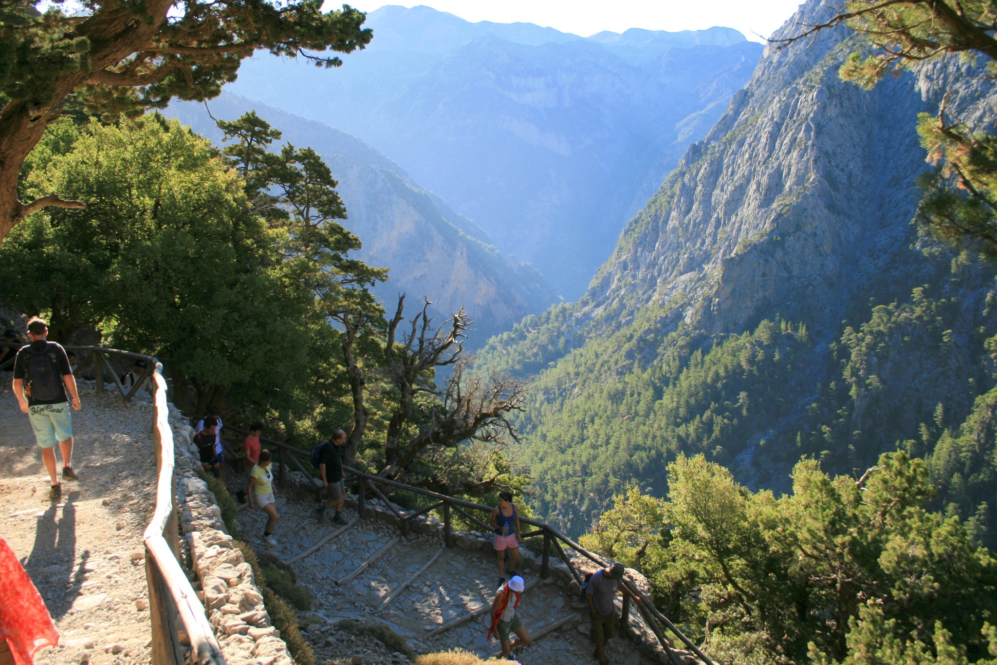 Initially we descend from Xyloskalo to the riverbed of Samaria Gorge