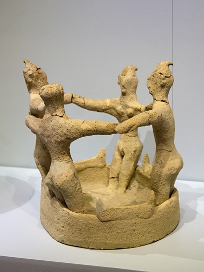 Οι χορευτές από το Καμηλάρι (Αρχαιολογικό Μουσείο Ηρακλείου)