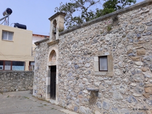 Panagia Mesohoritissa church at Malles