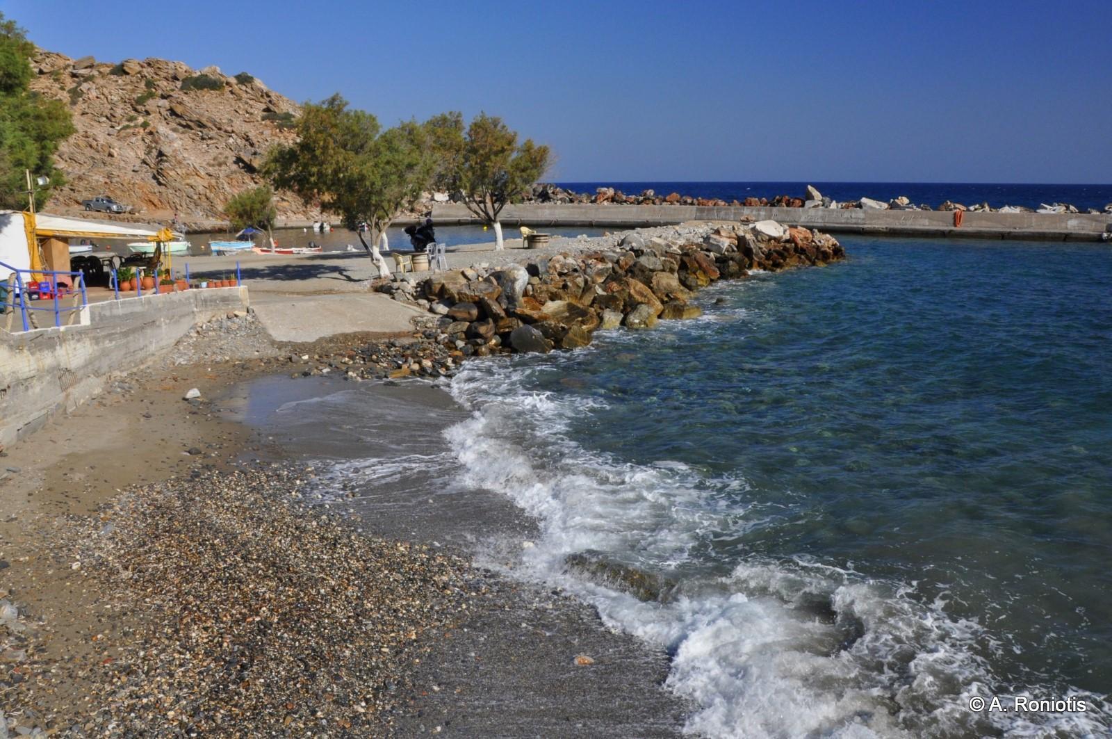 Παραλία Αλμυρίδα στις Σίσες