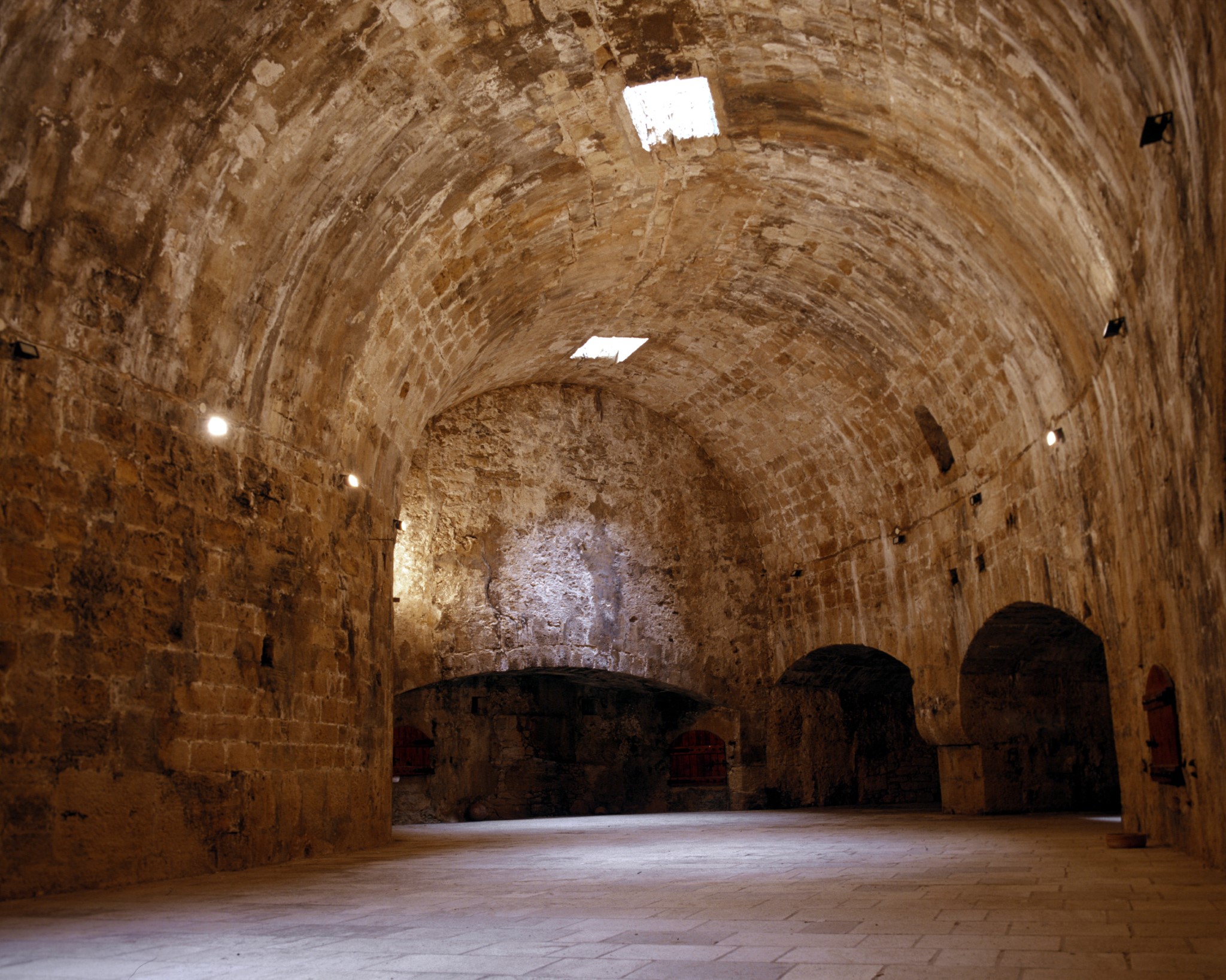 BalkanViator - Koules Castles (or previously known as Rocca a Mare, meaning  Sea Fortress) was built as a powerful fortress to protect the port of  Heraklion. However, in 1669, the Turks occupied