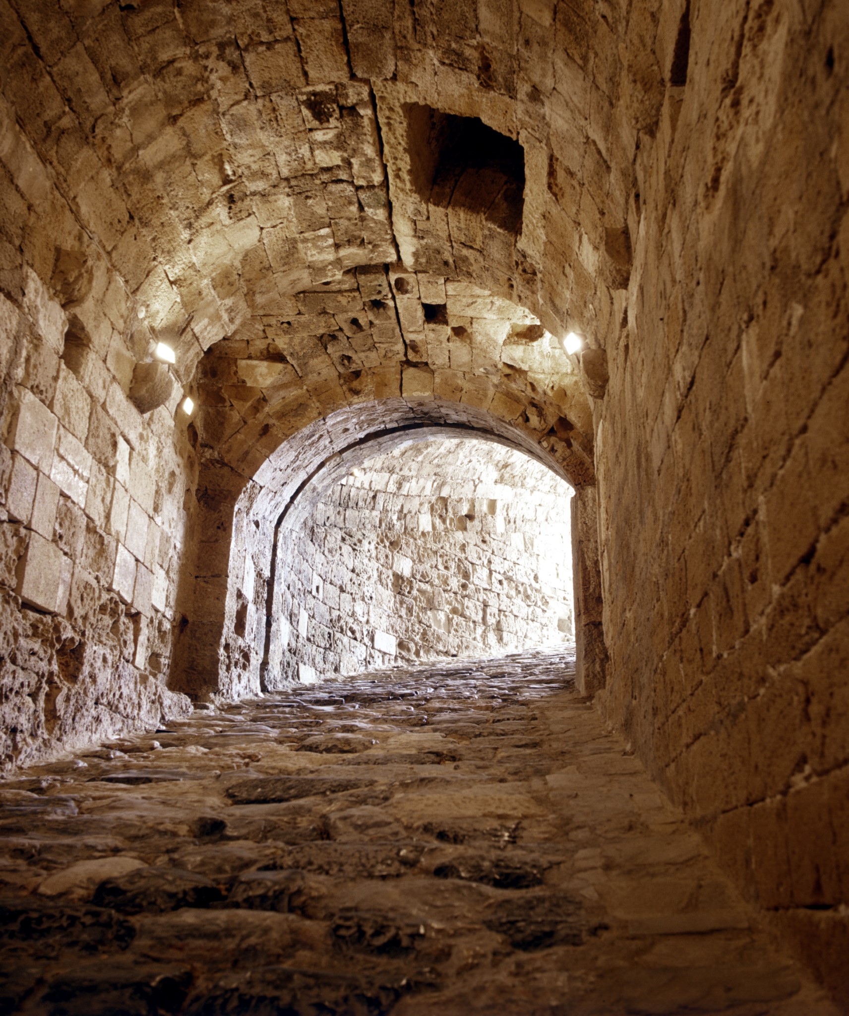 BalkanViator - Koules Castles (or previously known as Rocca a Mare, meaning  Sea Fortress) was built as a powerful fortress to protect the port of  Heraklion. However, in 1669, the Turks occupied