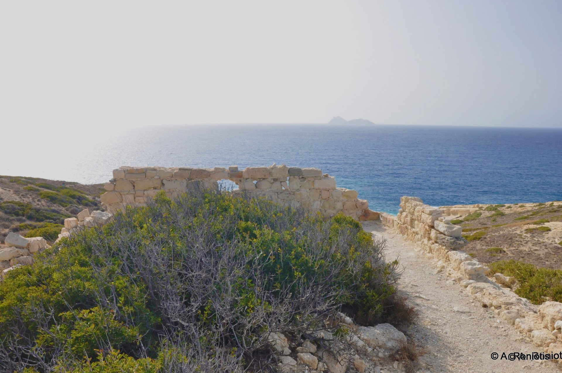⭐ Travel Guide for Island Crete ⛵, Greece❗ - Matala tower (koule)