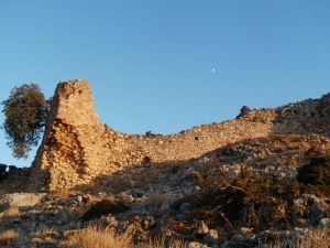 Kastelos Fort, Varipetro