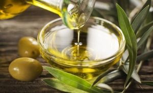 Olive oil and table olives