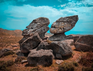 The anthropomorphic rocks of Paranymfi