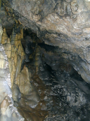 Apoloustres Höhle