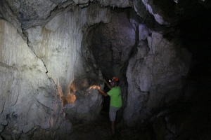 Chonos Höhle