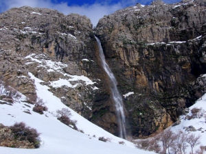 Gre Dafni Waterfall at Krya Vryssi